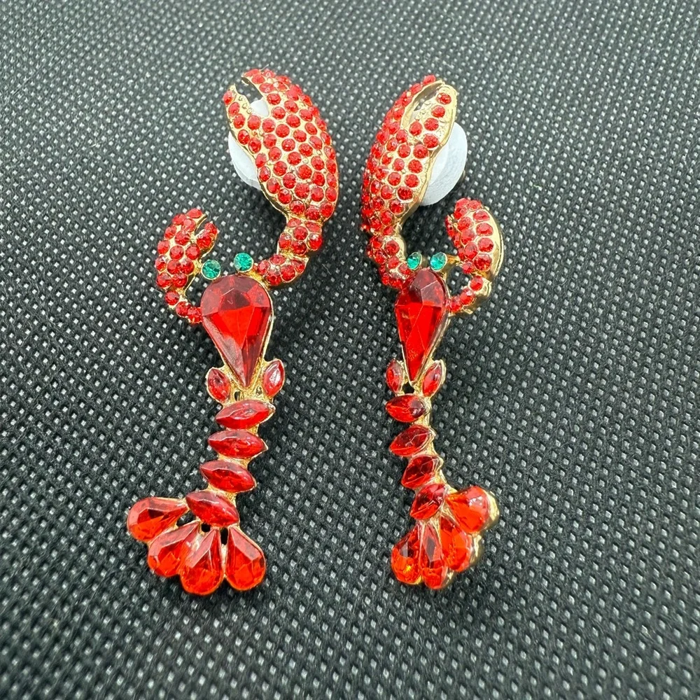 NWT Elegant Red Lobster Crawfish Rhinestone Dangle Earrings - Picture 1 of 5